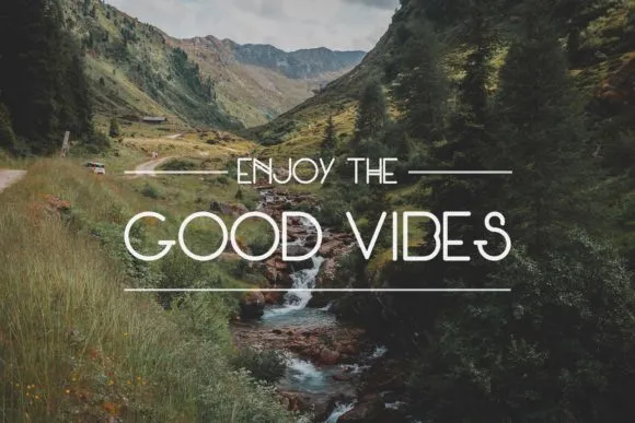 Roundy Uppercases Font