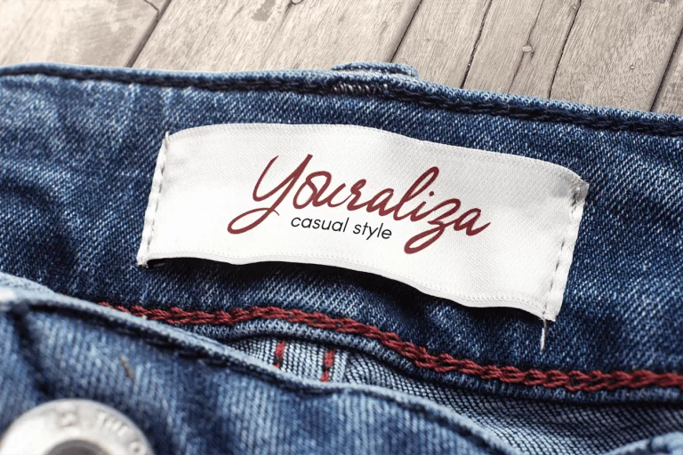 Versatile Azalea Font