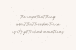 Captures Font