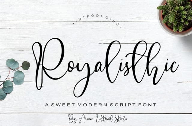 Royalisthic Script Font